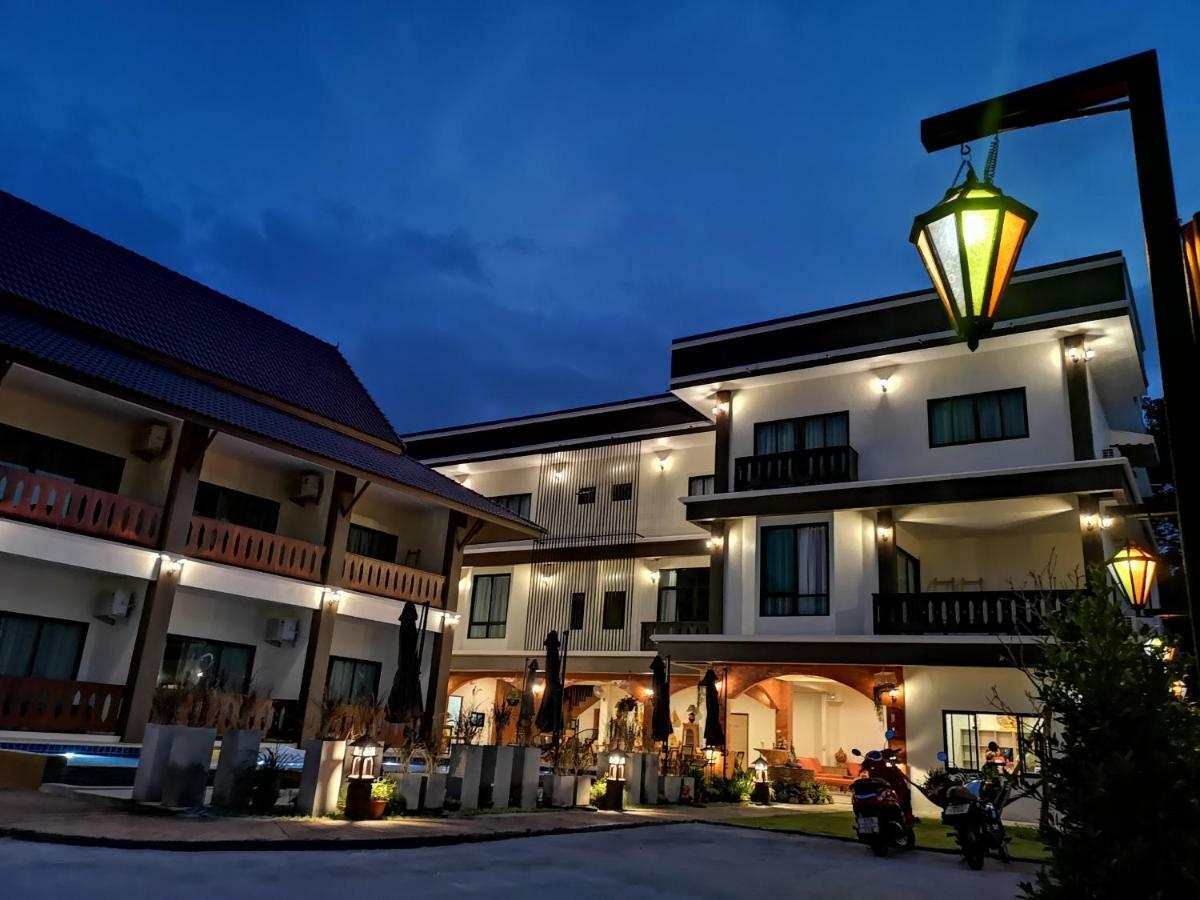 Sriananpura Hotel Chiang Mai Exterior photo